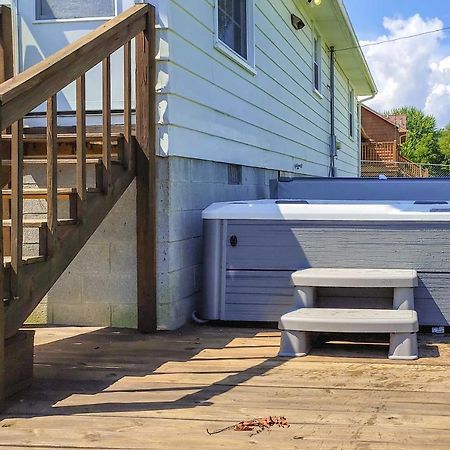 Dog-Friendly Fayetteville Home With Hot Tub! Bagian luar foto