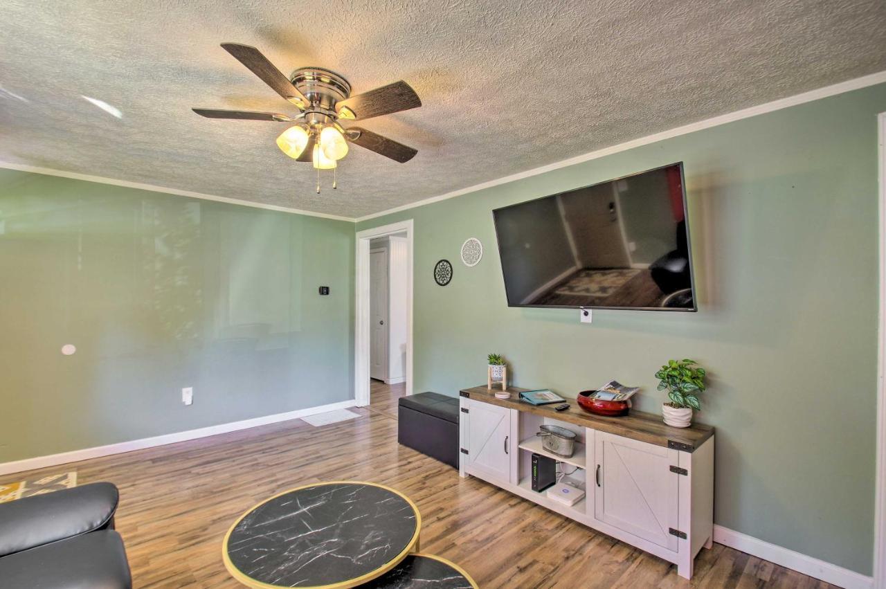 Dog-Friendly Fayetteville Home With Hot Tub! Bagian luar foto