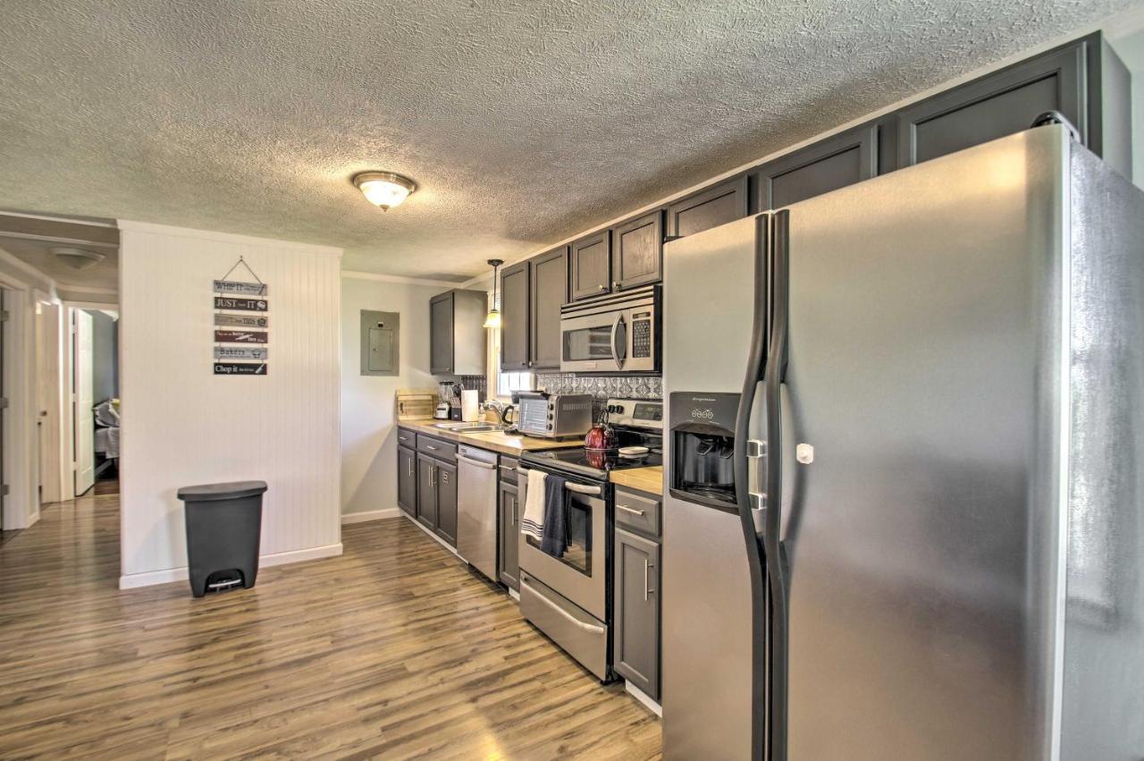 Dog-Friendly Fayetteville Home With Hot Tub! Bagian luar foto