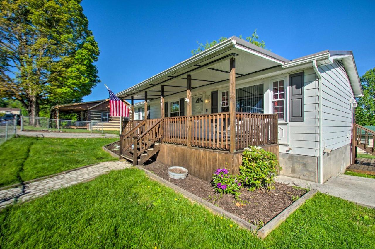 Dog-Friendly Fayetteville Home With Hot Tub! Bagian luar foto