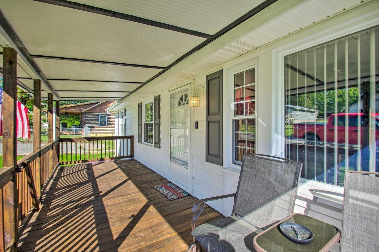 Dog-Friendly Fayetteville Home With Hot Tub! Bagian luar foto